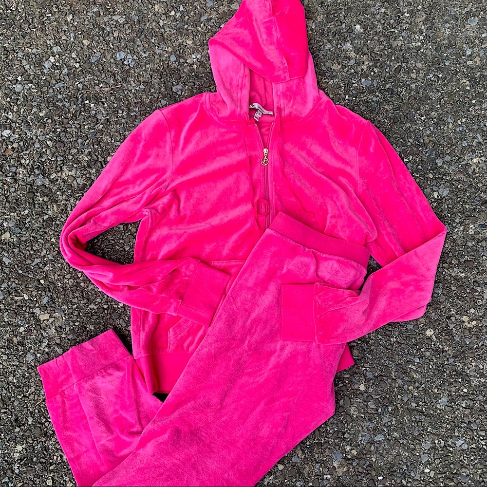 Beautiful hot pink velour Juicy Couture tracksuit